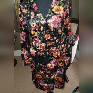 Floral Long Sleeve Velvet Dress 👗💃
